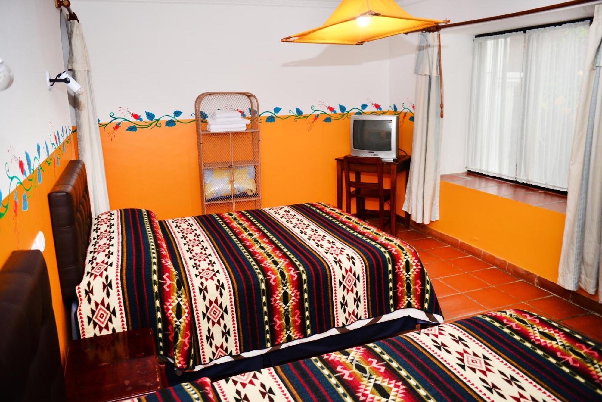 Hostel Hostal Riviera Sucre Otavalo Zimmer foto