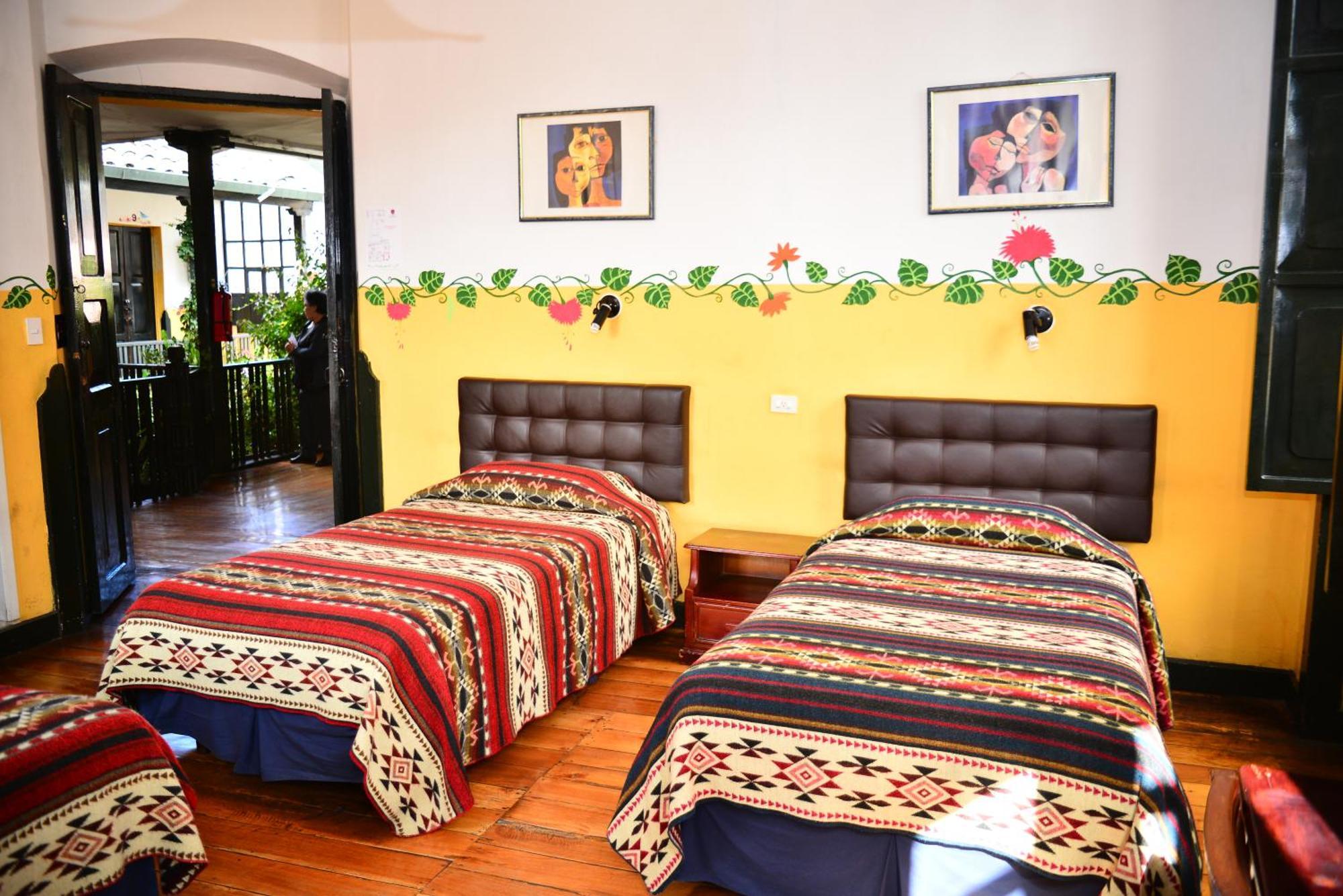 Hostel Hostal Riviera Sucre Otavalo Zimmer foto